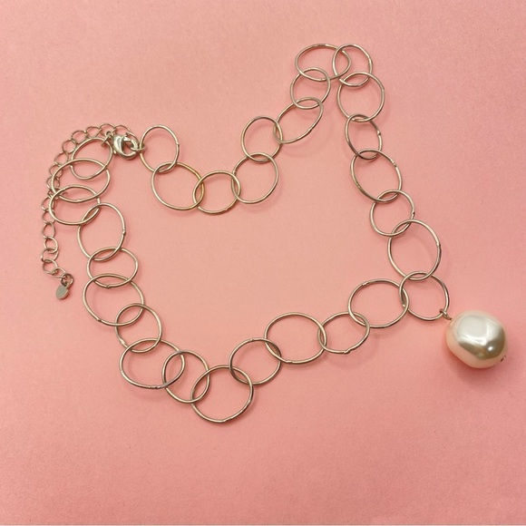 Imitation Pearl Pendant Silver Tone Necklace - Picture 6 of 7